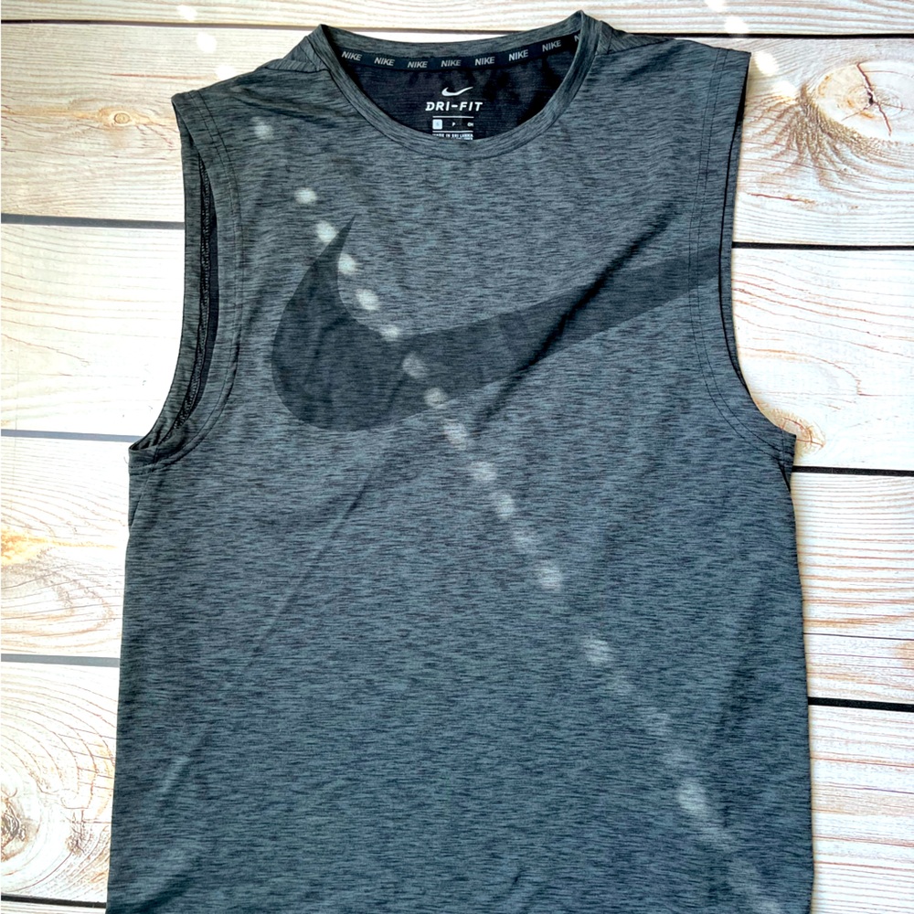 Nike Sleeveless Shirt